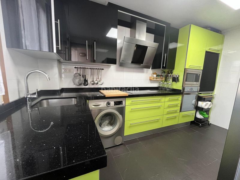 Foto b441fee2-88f5-442c-af56-30cc41b90ff0. Flat with heating parking in Colindres
