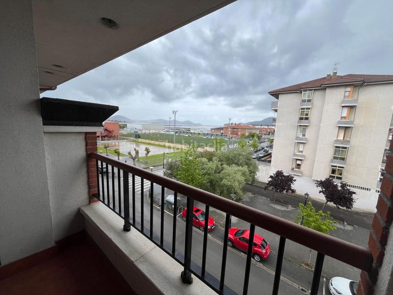 Foto b4d81cdc-b9b1-47e5-80eb-5a4750faf6a0. Flat with heating parking in Colindres