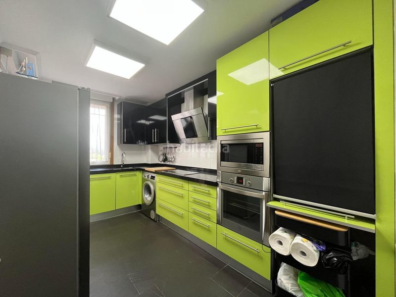 Foto b5f8ab0d-a26b-4d09-8332-5f893e0a4d7b. Flat with heating parking in Colindres