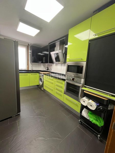 Foto dc46e582-5731-4c8b-af92-84770679bf39. Flat with heating parking in Colindres