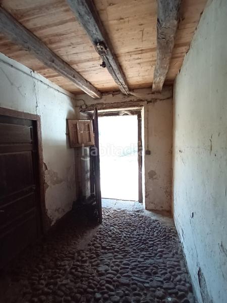 Foto 88f75ad1-8b1c-499a-b39e-487e84489917. Casa aparellada a Soba
