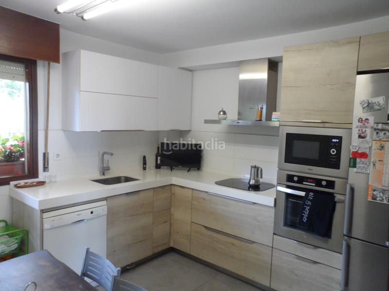 Foto f6d41641-975b-4a81-bb54-800c83eb472c. Casa amb calefacció aparcament a Peñacastillo - Nueva Montaña Santander
