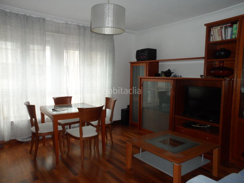 Foto 18db074f-e2a2-4ee5-b9a4-ba99791ae7b5. Pis amb calefacció aparcament a Cuatro Caminos Santander