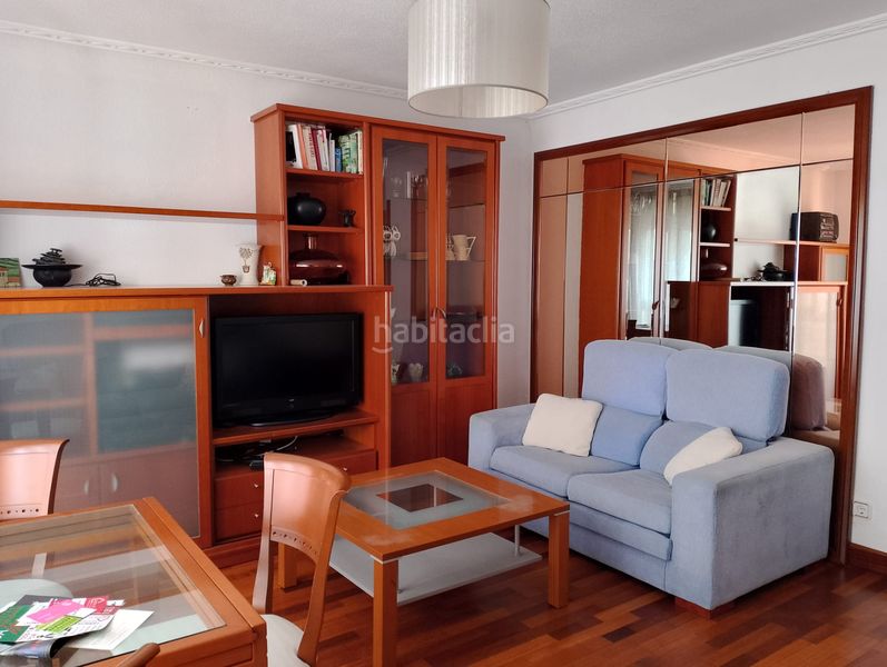 Foto adb76283-9af2-4e3b-bb72-1a2da9db050e. Pis amb calefacció aparcament a Cuatro Caminos Santander