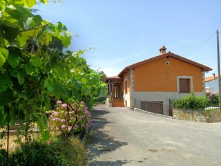 House  Barrio san benito. Casa individual en parbayon cantabria