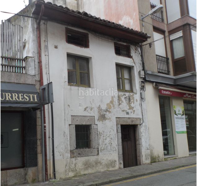 Foto 5a1f9457-624f-4795-886a-99b903a96da3. Edifici a San Vicente de la Barquera