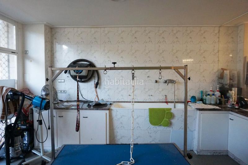 Foto efe2aaa1-70cb-40ec-a8ad-365b3d96ad52. Local comercial en carrer de pau casals 6 en funcionament en Girona