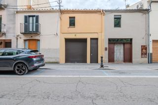 Casa adossada a Carrer major 189. La teva casa ideal