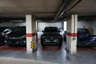 Alquiler Parking coche en Plaça de josep pallach i carolà 14. Parking al centre de girona