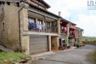 Maison jumelée à Barrio la hayuela 78a. Casa adosada en venta en la hayuela, 4 dormitorios.