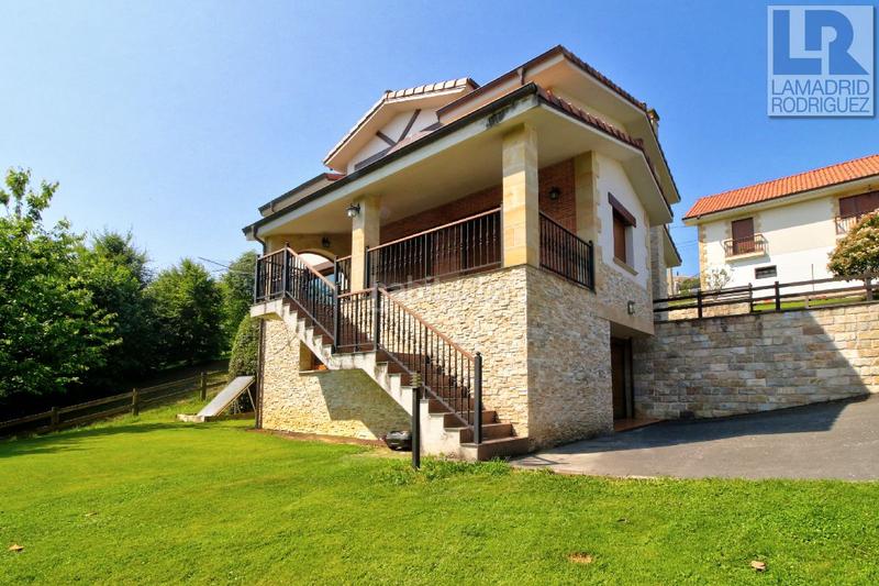 Foto 59ea18bd-d025-4073-bdf9-f1f094a700e2. Chalet en las viñas 3 chalet en venta en el tejo, 4 dormitorios. en Valdáliga