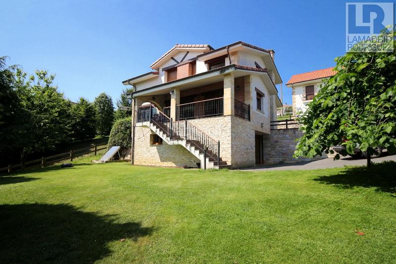 Foto b63b8e36-b7c8-467b-88ae-410329c3ceba. Chalet en las viñas 3 chalet en venta en el tejo, 4 dormitorios. en Valdáliga