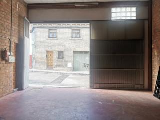 Local Comercial en Calle Monterregado 40