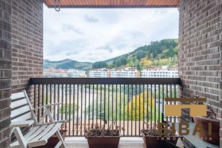 Pis  Arrasate pasealekua ibilbidea. Preciosa vivienda de cuatro habitaciones en zona céntrica