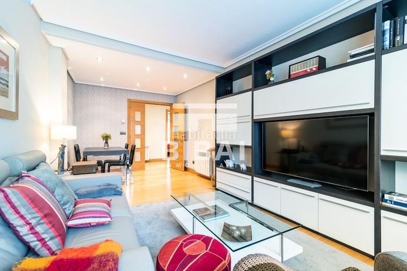 Foto f296f7ae-2e73-47f6-b323-83636282b387. Piso vivienda de 3 dormitorios con calidades supremas, orientación suroeste y vistas despejadas en Arrasate o Mondragón
