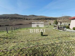 Casa a Arrazua - Ubarrundia. Acogedora cabaña de campo junto al embalse de ullibarrigamboa