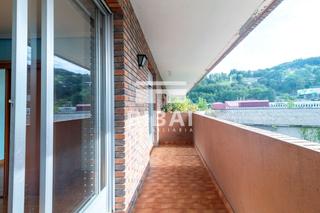 Appartement  Uribarri hiribidea. Amplio piso con gran potencial en excelente ubicación y garaje