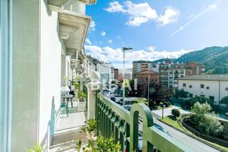 Appartamento  Otalora lizentziaduna kalea. Vivienda familiar con espectacular terraza y garaje incluido