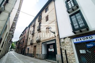 Gebäude  Maalako errabala aldea. Edificio para rehabilitar o nueva promoción residencial en arras