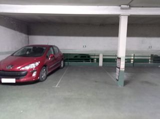 Aparcament cotxe a Calle la Parra 3T