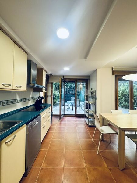 Foto 26eb6554-987e-4d4f-9a33-914604f52391. Dúplex amb calefacció aparcament a Ibaeta Donostia - San Sebastián