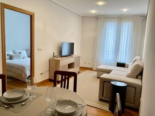 Miete Etagenwohnung in Parte Vieja. Alquiler julio en plaza sarriegi