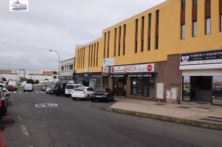 Oficina  Doctor juan dominguez perez. Oportunidad! se vende oficina de 218 m2. en la avenida principal