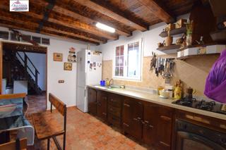 Casa  Lugar la montañeta. Se vende maravillosa casa de dos plantas más azotea, totalmente