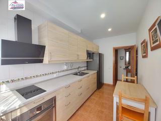 Pis  Calle cura gordillo. Oportunidad!! se vende amplia vivienda exterior de 88m ubicada e