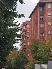 Miete Etagenwohnung  Avenida de mariano vicén. Piso de cuatro dormitorios y dos baños