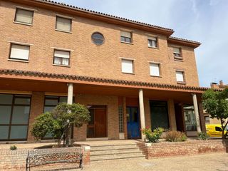 Flat in Plaza hospital 11. Piso en buen estado con amplio trastero en berlanga de duero