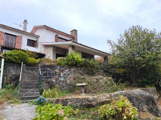 Maison à Sobrán. Vivienda unifamiliar con jardin proxima al centro