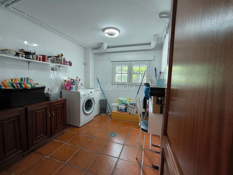 Foto d2bbb139-6e95-47c7-b96a-1048e448cee9. Chalet con camino riscaldamento piscina in Fontecarmoa Vilagarcía de Arousa