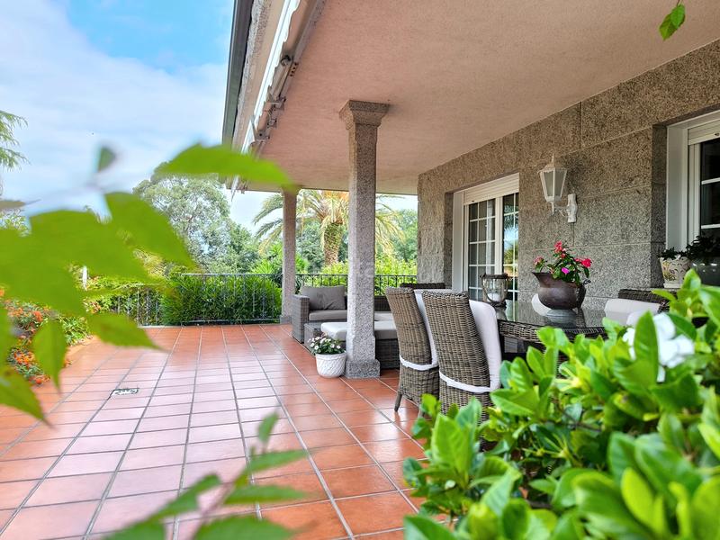 Foto f3398f43-69a3-4014-8a9e-2c436d8450e5. Chalet con camino riscaldamento piscina in Fontecarmoa Vilagarcía de Arousa