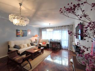 Piso en Vilagarca. Amplio y luminoso piso de 170m en el centro