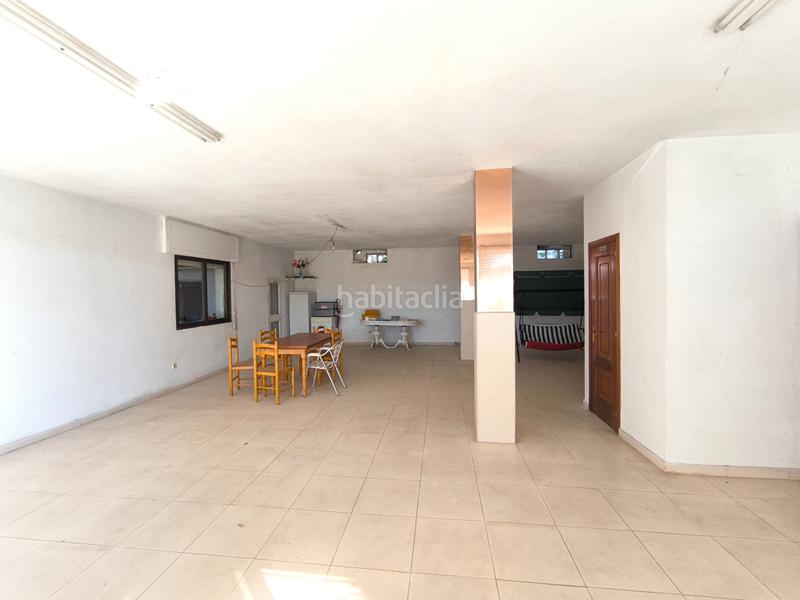 Foto dd01650d-904c-4783-8cfb-3ae093c9f0ff. Alquiler local comercial en Rubiáns Vilagarcía de Arousa