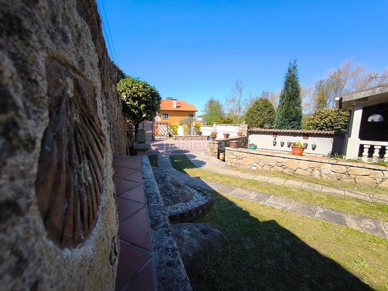 Foto a9e9ae50-22be-4897-898b-7ddb4d61f8ac. Casa amb calefacció aparcament a Rubiáns Vilagarcía de Arousa