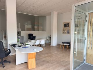 Lloguer Local Comercial a Vilagarcía. Local comercial al lado del centro comercial