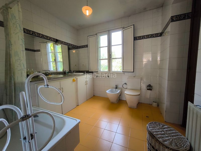 Foto b91bc03d-2643-425e-885c-ae519c65541c. Casa amb xemeneia calefacció aparcament a Cornazo Vilagarcía de Arousa