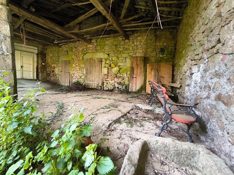 Foto c6b12f59-955c-4089-a2f0-8c66b136f693. Casa amb xemeneia calefacció aparcament a Cornazo Vilagarcía de Arousa