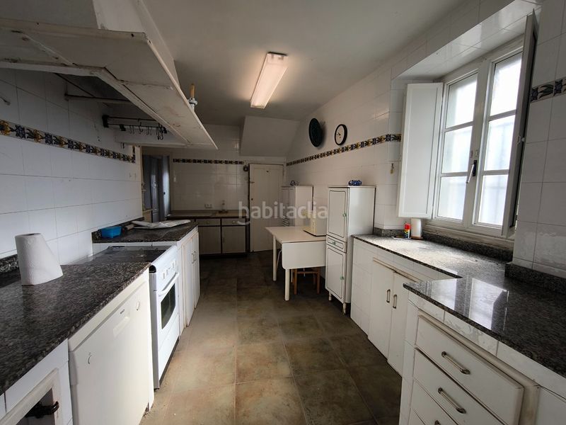 Foto eb0aaeaa-7d8f-460a-a922-bd1d49d85344. Casa amb xemeneia calefacció aparcament a Cornazo Vilagarcía de Arousa