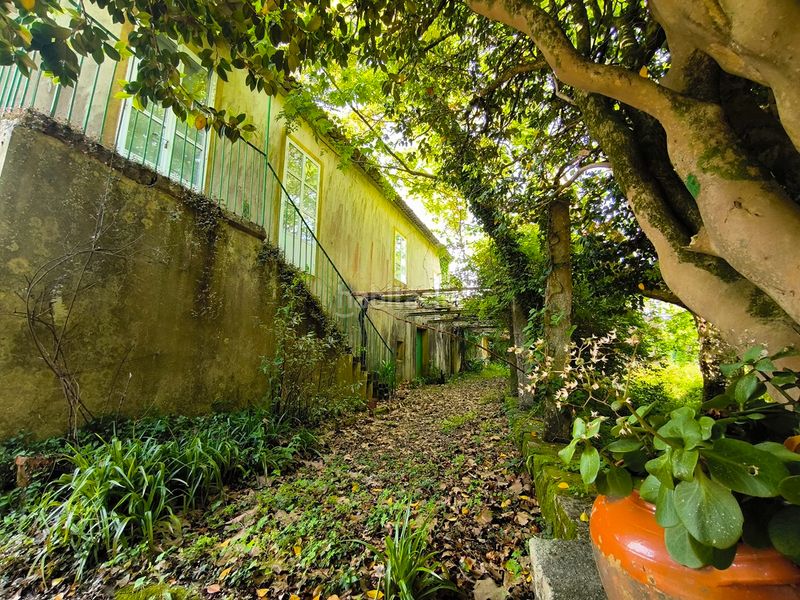 Foto eb2a60ec-e6be-4548-b5db-533e7f7cf120. Casa amb xemeneia calefacció aparcament a Cornazo Vilagarcía de Arousa