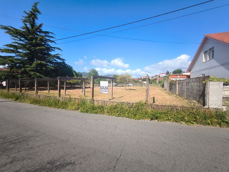 Foto 36c78925-5a24-47de-b7b6-40c25e7eb0ba. Terreno residencial parcela edificable proxima al centro en Vilagarcía de Arousa