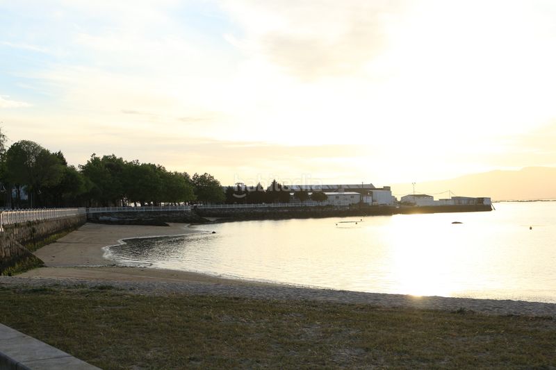 Foto 8f0a0708-b059-4a86-b0c4-bd4b193c352a. Terreno residencial parcela edificable a 500 metros de la playa en Vilagarcía de Arousa