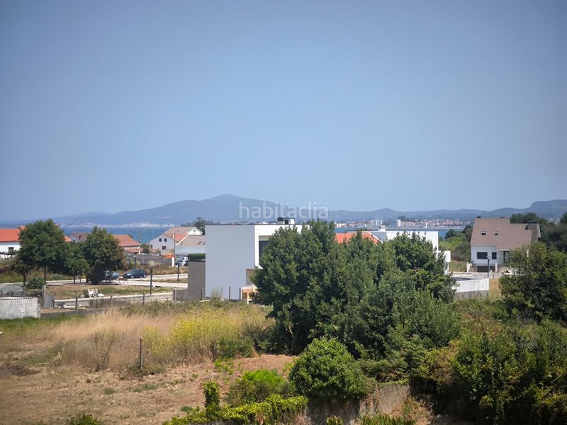 Foto c1c2c41b-3637-4daf-8fcb-0b2ee720ce27. Casa amb xemeneia a Illa de Arousa (A)