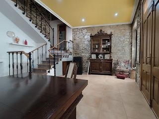 Reihenhaus in Sobrán. Vivienda unifamiliar en vilaxoan