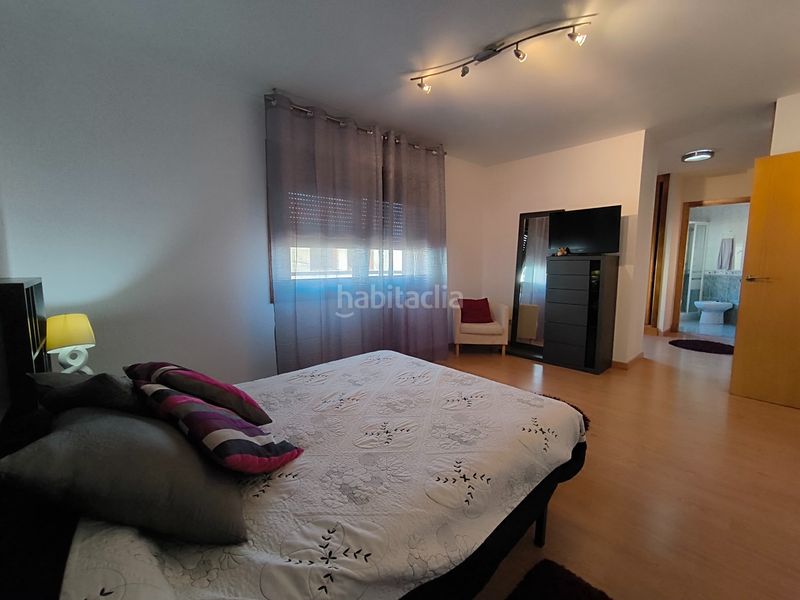 Foto 4bdf67ee-e3bc-4f3a-9c8c-5cbc208ce936. Casa a schiera con riscaldamento parcheggio in Sobrán Vilagarcía de Arousa