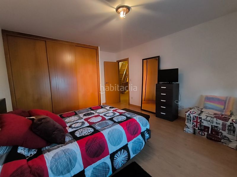 Foto 77ab9c27-30a4-44af-98be-83c2a1b0850c. Casa a schiera con riscaldamento parcheggio in Sobrán Vilagarcía de Arousa