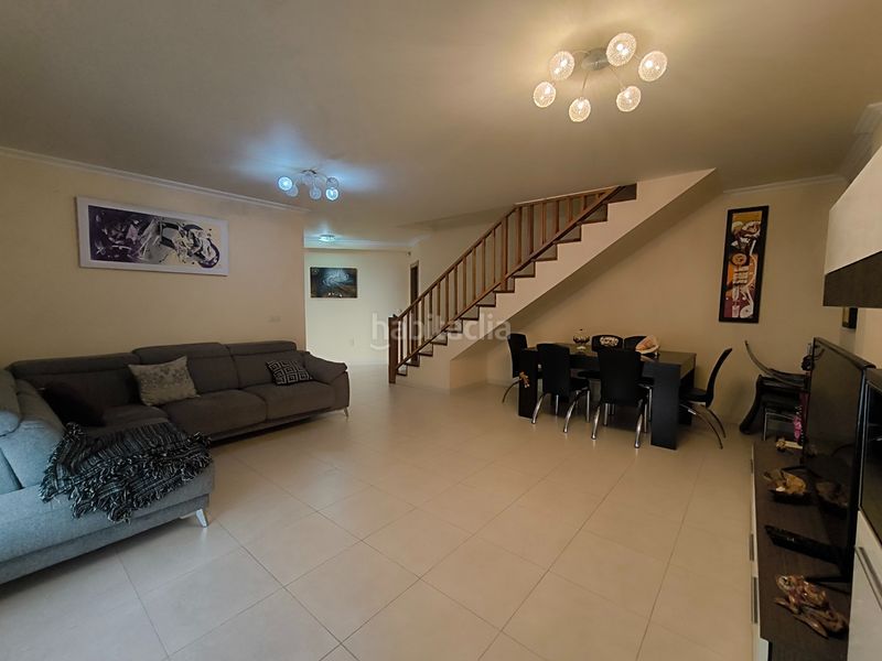 Foto c75be4fe-81f8-4d04-8e15-1c0c10b45eff. Casa a schiera con riscaldamento parcheggio in Sobrán Vilagarcía de Arousa