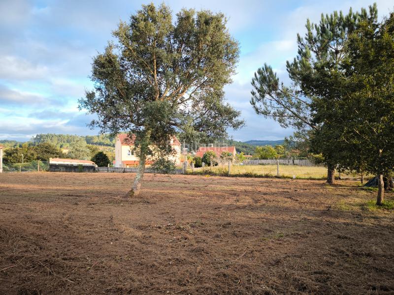 Foto b380bb64-a8b4-4ea7-8015-c6d138337c81. Terreny residencial a Caldas de Reis